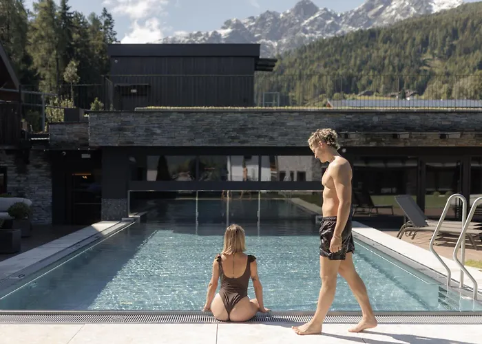 Aparthotel Familiaris - Family Apartments - Pools & Spa In Dolomites Valdaora